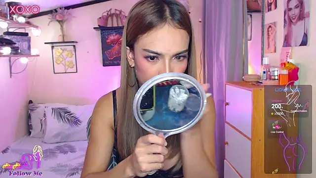 izabella moore online show from 22, 10, 2025