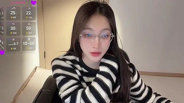 Snapshot of Seraphina-se chatting on 28, 11, 2025 Seraphina-se online show from 28, 11, 2025