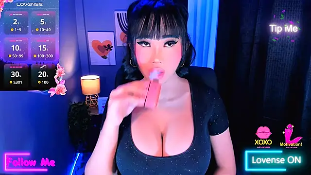 TriciaCumLoader online show from 7, 10, 2025