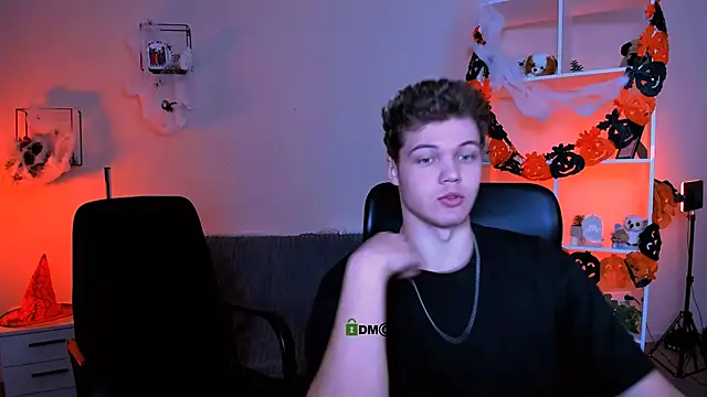 Snapshot of lucas_long_ chatting on 2, 11, 2025 lucas long online show from 2, 11, 2025