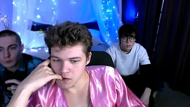 Snapshot of lucas_long_ chatting on 27, 11, 2025 lucas long online show from 27, 11, 2025