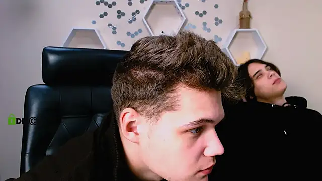 Snapshot of lucas_long_ chatting on 12, 10, 2025 lucas long online show from 12, 10, 2025