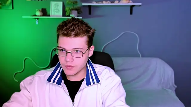 Snapshot of lucas_long_ chatting on 21, 10, 2025 lucas long online show from 21, 10, 2025