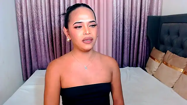 Lorainnelustts online show from 28, 10, 2025