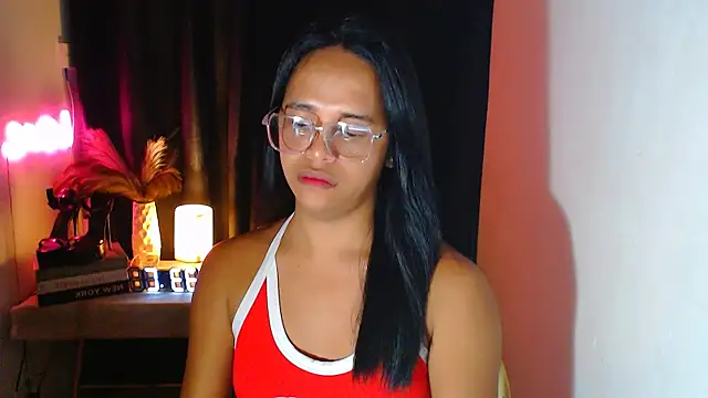 Lorainnelustts online show from 1, 12, 2025