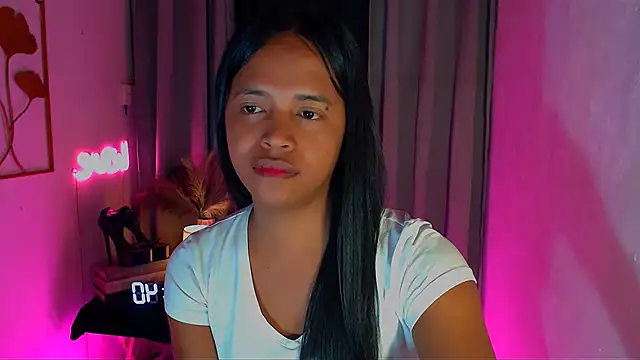 Lorainnelustts online show from 7, 2, 2026