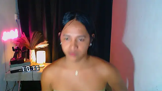 Lorainnelustts online show from 5, 12, 2025