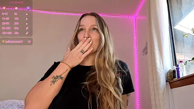 dustbunni0414 online show from 16, 1, 2026