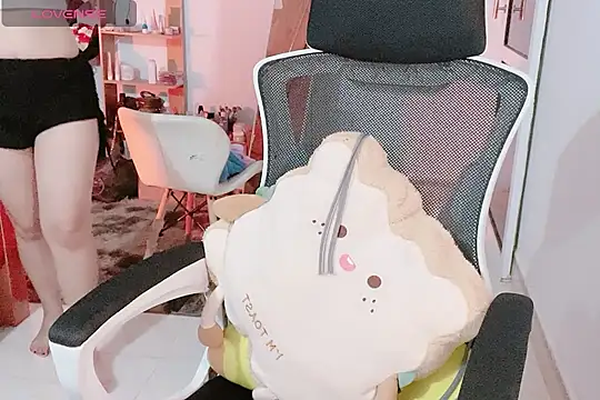    Daisy    online show from 27, 10, 2025