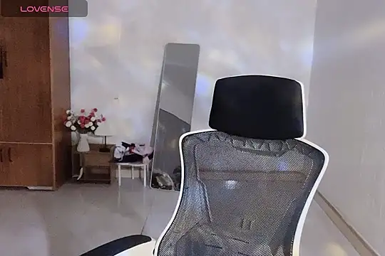    Daisy    online show from 17, 12, 2025