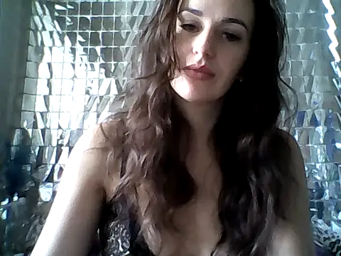 Qinini online show from 13, 10, 2025