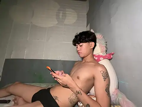 Snapshot of ur_little_secret chatting on 22, 4, 2026 ur little secret online show from 22, 4, 2026