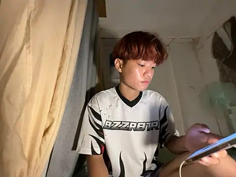 ur little secret online show from 25, 11, 2025