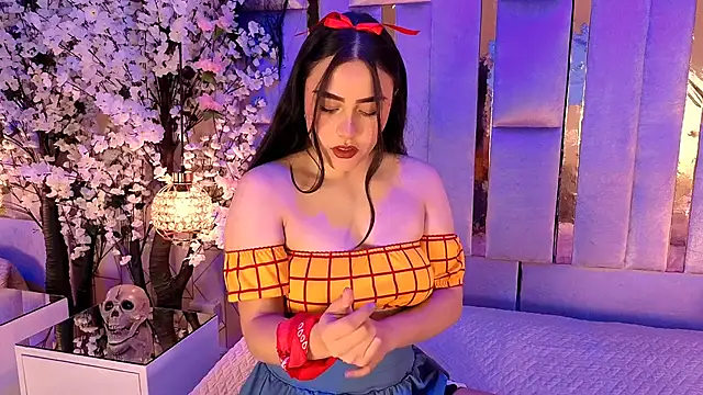 HannaCollins  online show from 30, 10, 2025