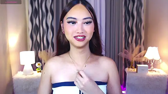 Snapshot of Kiah_Wyatt chatting on 5, 11, 2025 Kiah Wyatt online show from 5, 11, 2025