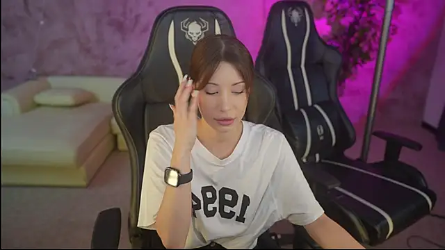 Selena Glow online show from 25, 11, 2025