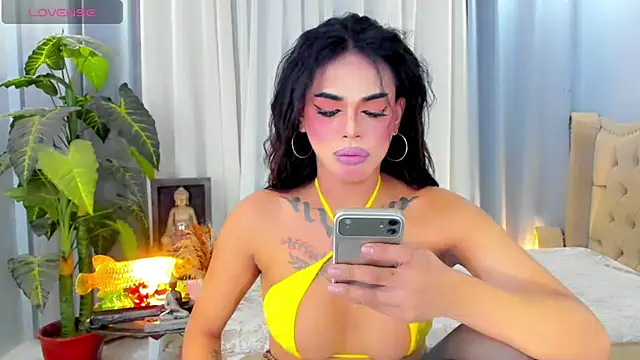 MochaliciousTransOnTop online show from 24, 7, 2026