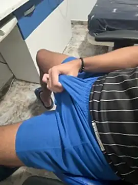 aavrdvh33 online show from 27, 10, 2025