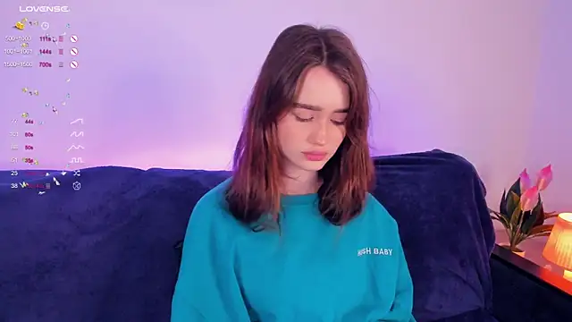 lovelyalivia online show from 5, 10, 2025