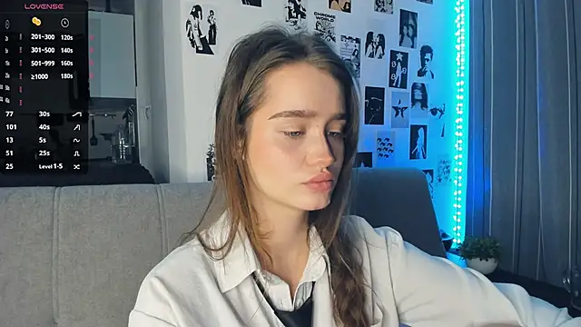 lovelyalivia online show from 12, 11, 2025