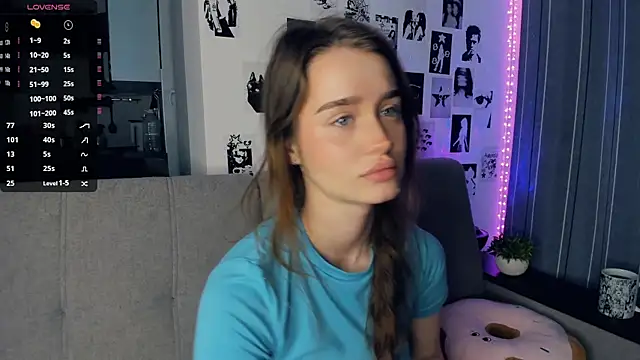 lovelyalivia online show from 2, 11, 2025