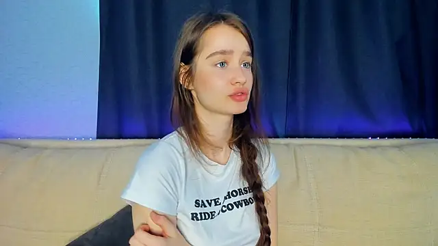 lovelyalivia online show from 24, 4, 2026