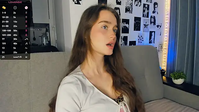 lovelyalivia online show from 14, 11, 2025