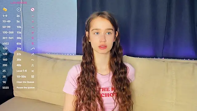 Snapshot of lovelyalivia chatting on 8, 4, 2026 lovelyalivia online show from 8, 4, 2026