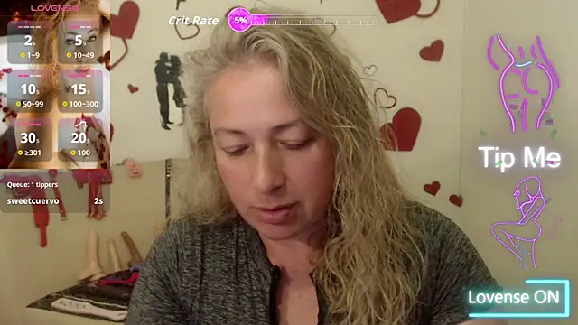 Snapshot of sofiacurvy_45 chatting on 8, 9, 2025 sofiacurvy 45 online show from 8, 9, 2025