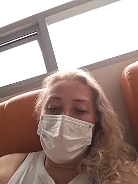 sofiacurvy 45 online show from 15, 4, 2026