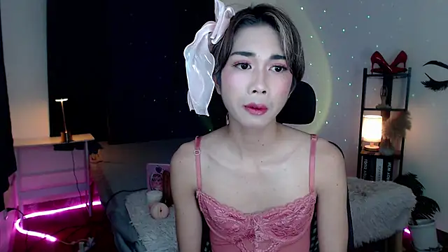 Lavictoriathegreat online show from 1, 12, 2025