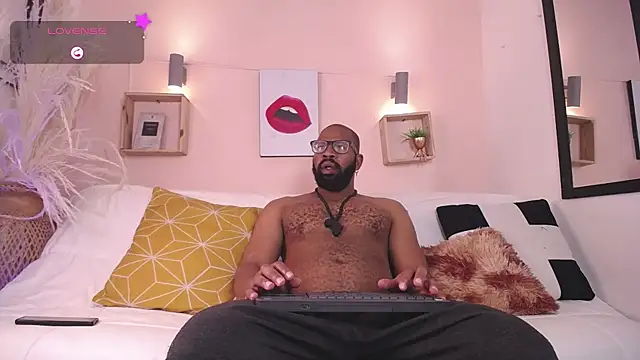 Snapshot of King_Malik chatting on 12, 9, 2025 King Malik online show from 12, 9, 2025