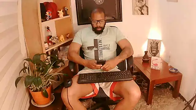 Snapshot of King_Malik chatting on 24, 10, 2025 King Malik online show from 24, 10, 2025