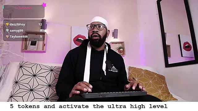 Snapshot of King_Malik chatting on 10, 9, 2025 King Malik online show from 10, 9, 2025