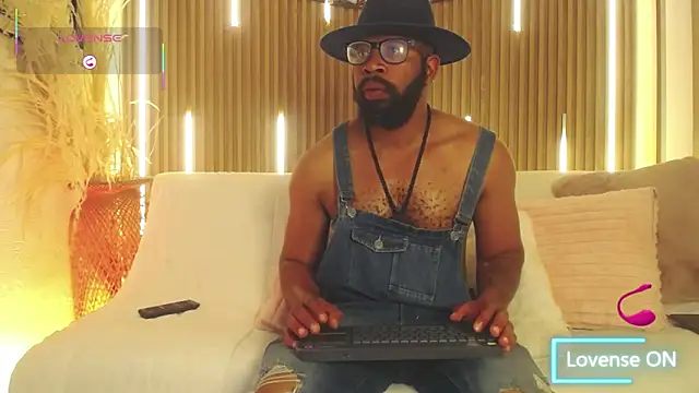 Snapshot of King_Malik chatting on 15, 10, 2025 King Malik online show from 15, 10, 2025