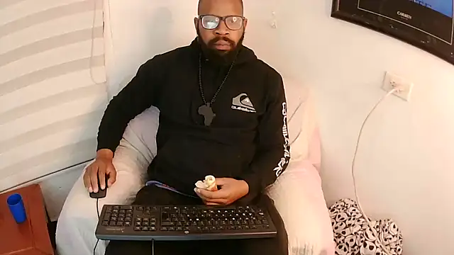 Snapshot of King_Malik chatting on 11, 9, 2025 King Malik online show from 11, 9, 2025