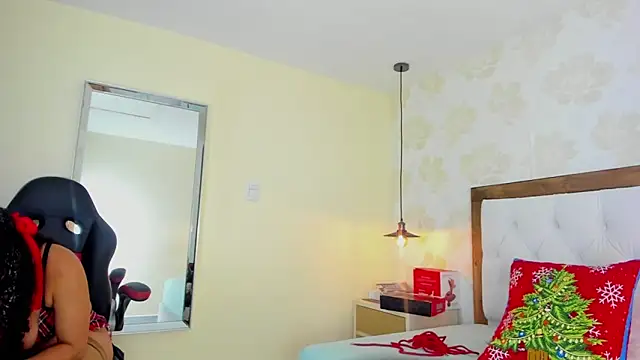 IRISCLARK1 online show from 20, 12, 2025