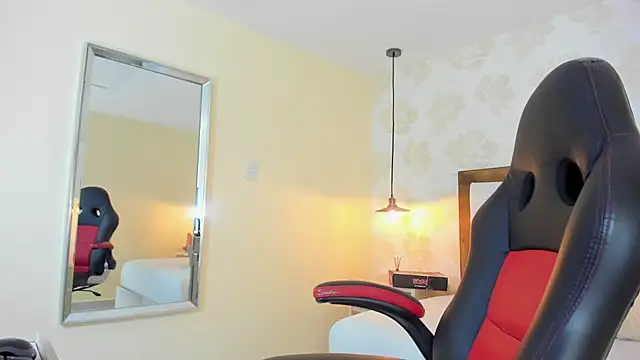 IRISCLARK1 online show from 16, 7, 2026
