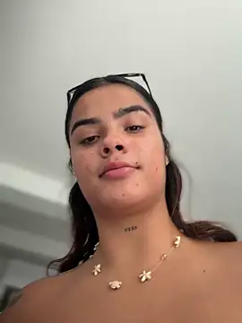 Kaily Sweet16 online show from 15, 2, 2026