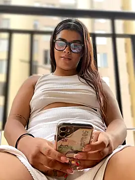 Kaily Sweet16 online show from 2, 10, 2025