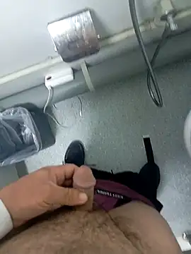 Snapshot of hassan8111 chatting on 1, 3, 2026 hassan8111 online show from 1, 3, 2026