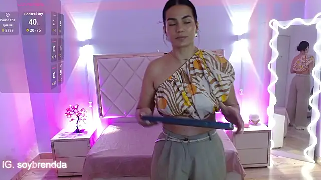 Rosalind tay online show from 6, 3, 2026