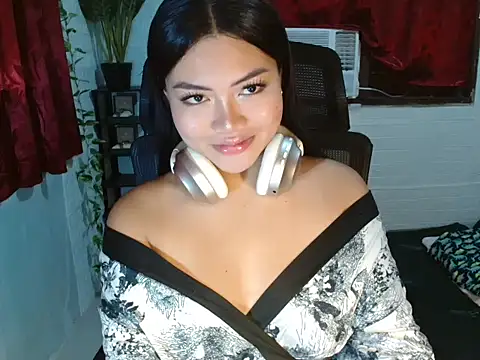 naughtyhothailey online show from 27, 6, 2026