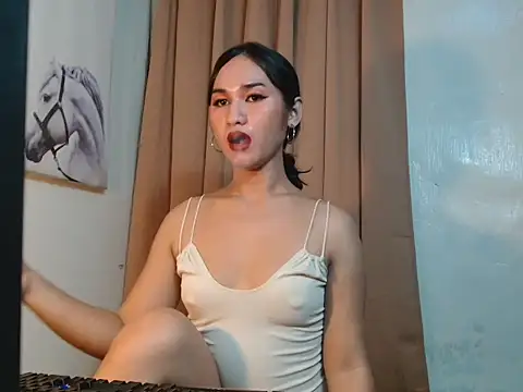 Snapshot of lava_lux chatting on 9, 7, 2026 lava lux online show from 9, 7, 2026