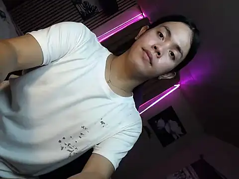 Snapshot of lava_lux chatting on 5, 11, 2025 lava lux online show from 5, 11, 2025