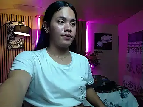 Snapshot of lava_lux chatting on 21, 10, 2025 lava lux online show from 21, 10, 2025