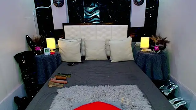 Snapshot of TatianaWil chatting on 8, 2, 2026 TatianaWil online show from 8, 2, 2026