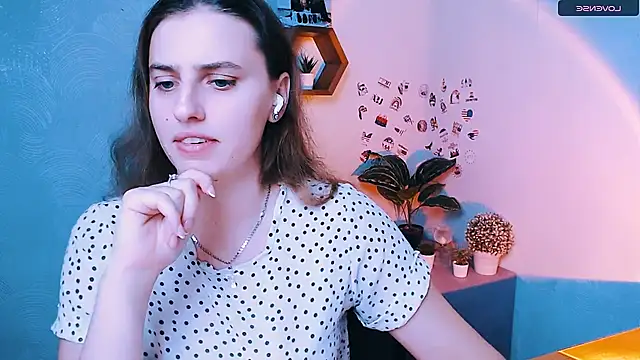 AmandaDimond  online show from 5, 10, 2025