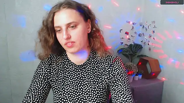 AmandaDimond  online show from 10, 6, 2026