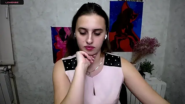 AmandaDimond  online show from 4, 10, 2025